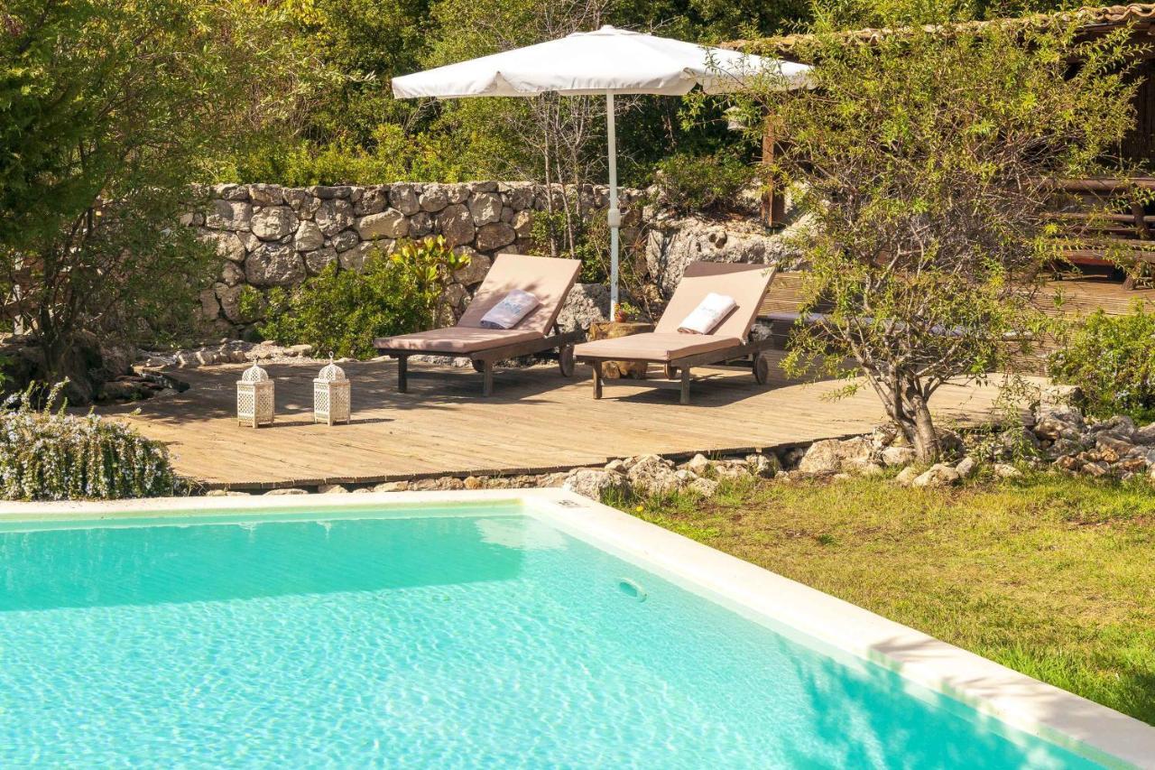 Mounty Island Villas-Nefeli Lazaráta 外观 照片